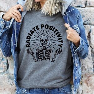 Radiate Positivity Skeleton Graphic T-Shirt - Gray